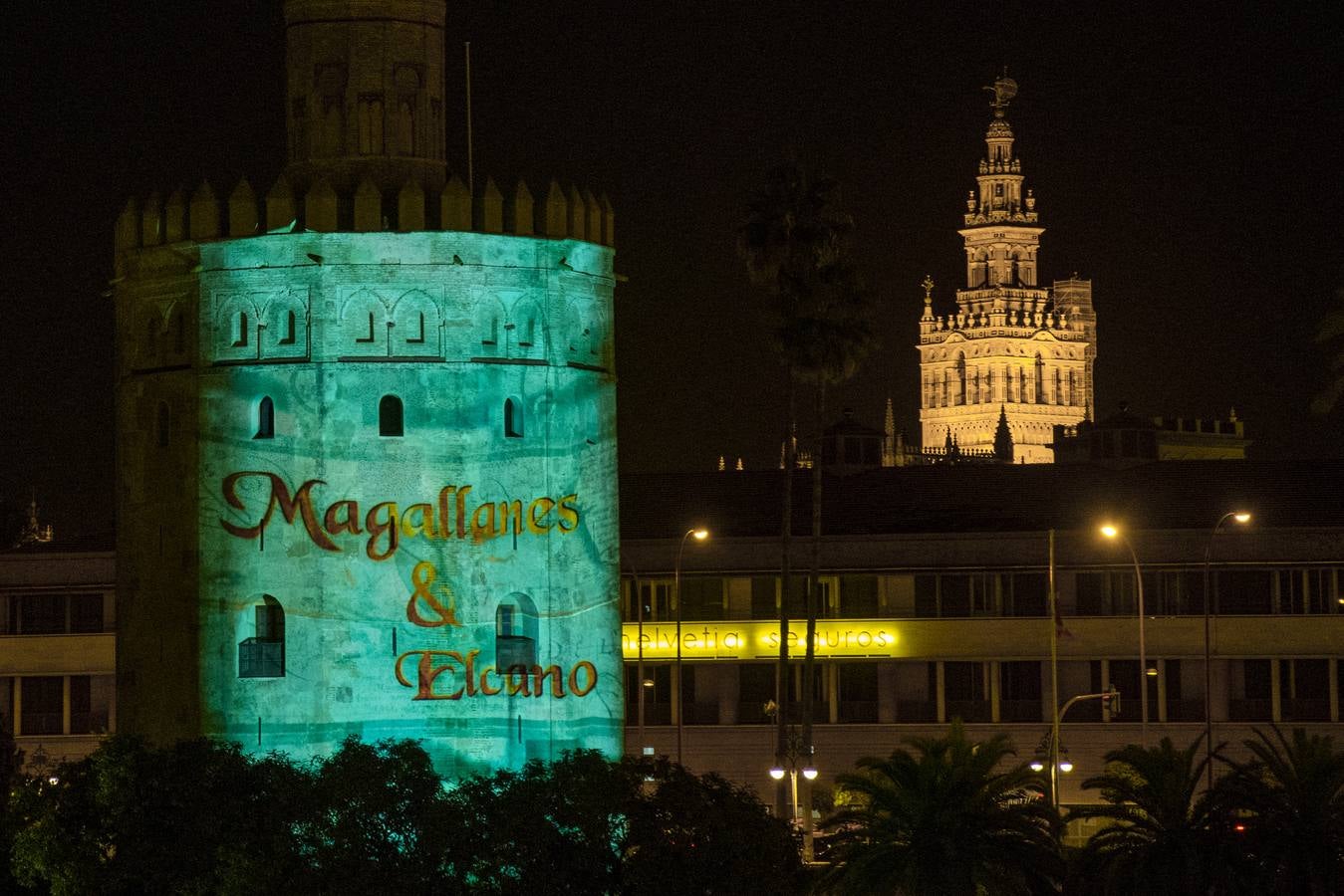 En imágenes, el mapping sobre la Torre del Oro