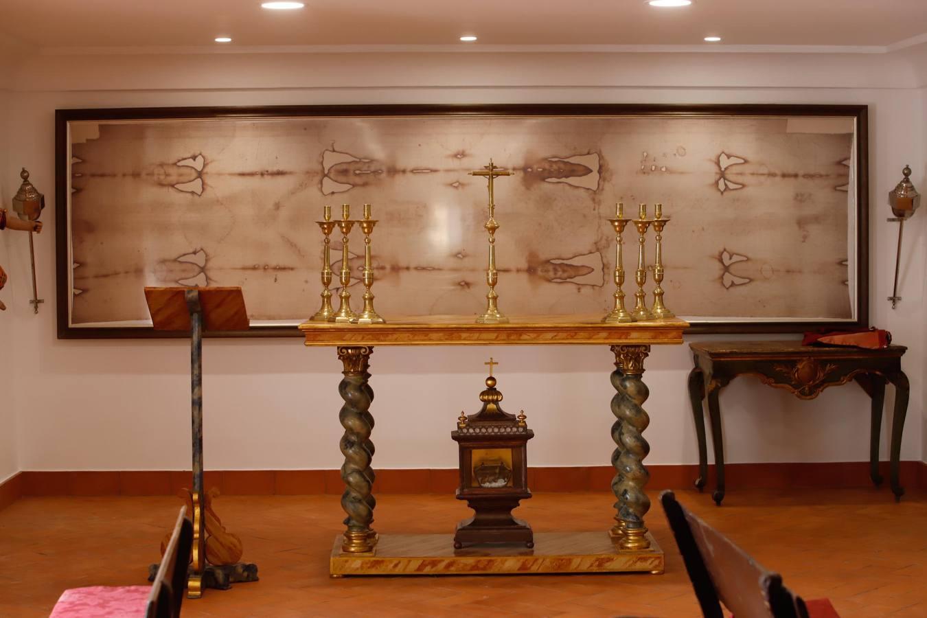 La exposición «Testigo fiel» en la Iglesia del Juramento de Córdoba, en imágenes