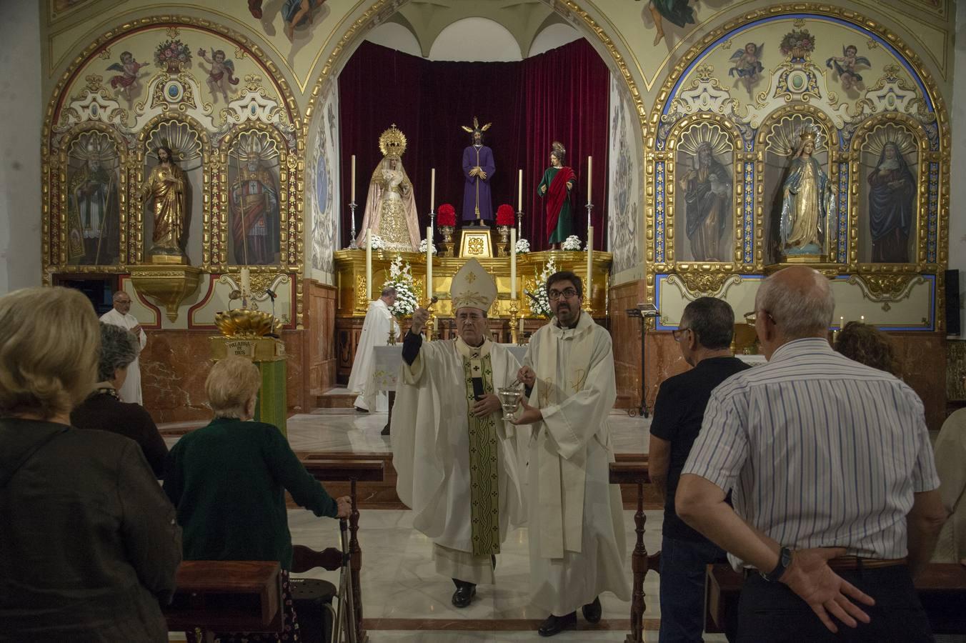 Bendición de la nueva imagen de la parroquia de Santa Genoveva