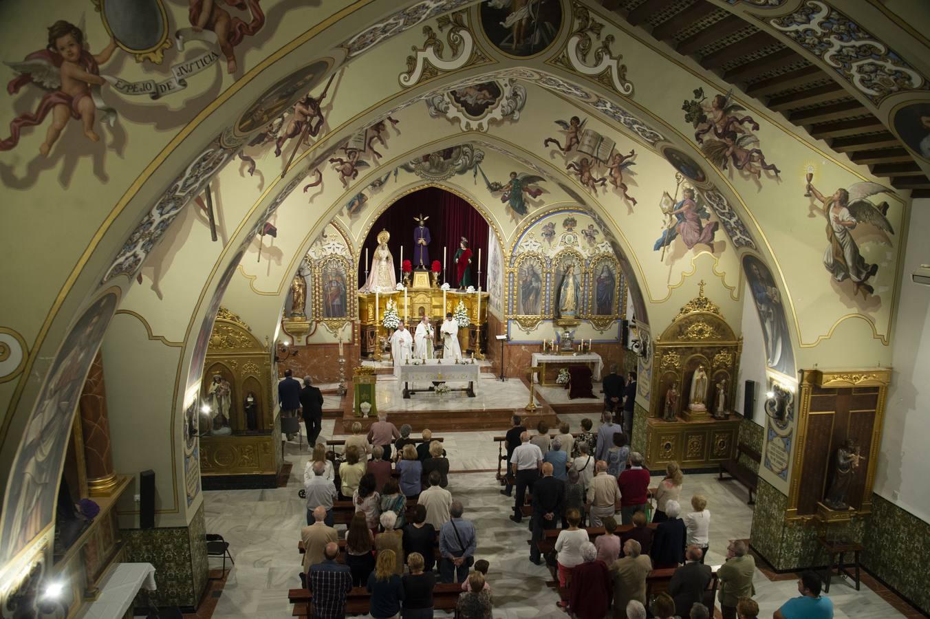 Bendición de la nueva imagen de la parroquia de Santa Genoveva