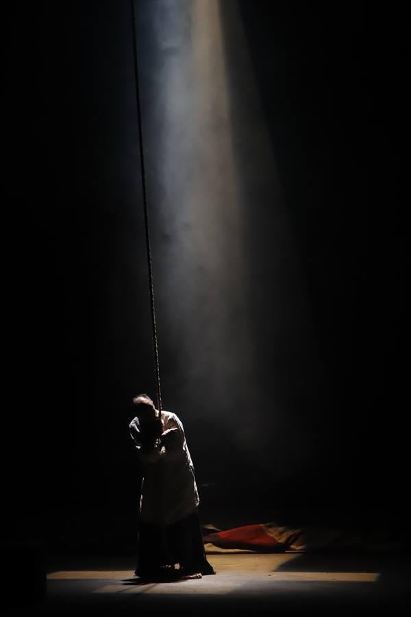 La representación de «Divinas palabras» en el Gran Teatro de Córdoba, en imágenes