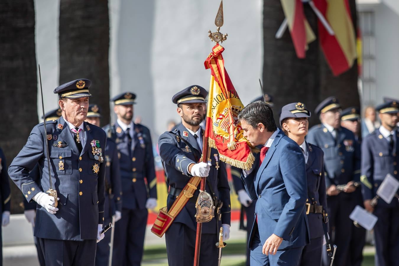 En imágenes, jura de bandera civil en Tomares