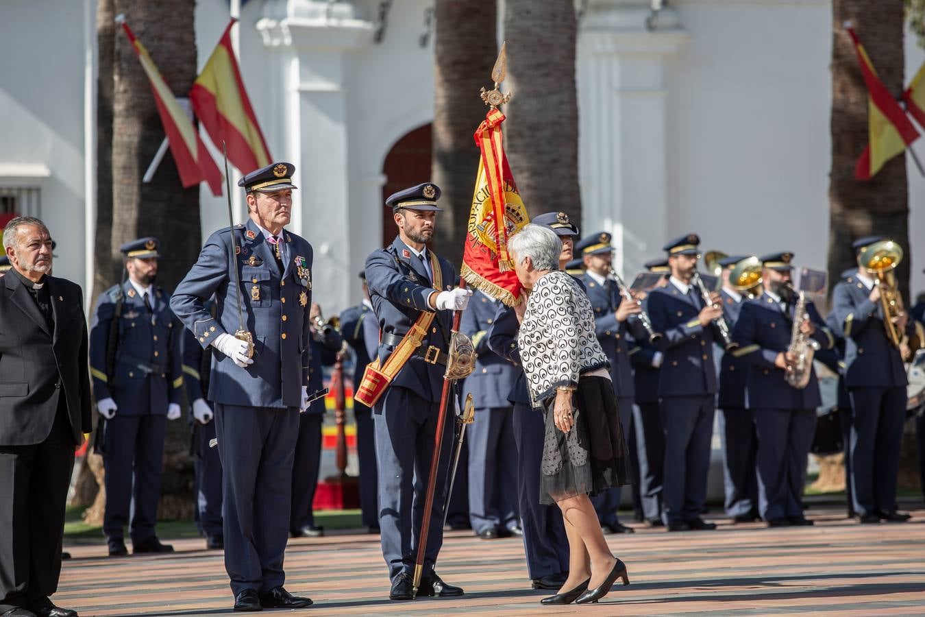 En imágenes, jura de bandera civil en Tomares