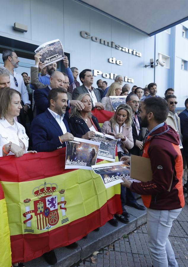 La concentración en Córdoba de apoyo a los policías en Cataluña, en imágenes