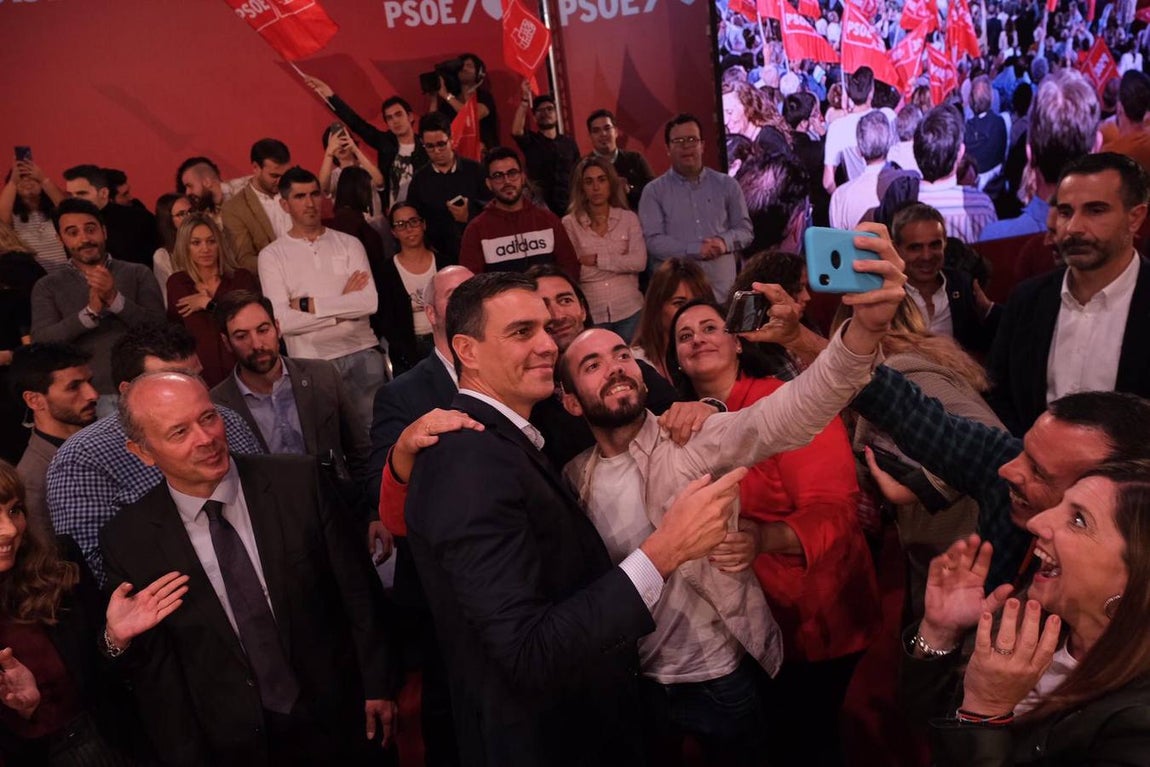 Fotos: Pedro Sánchez y Susana Díaz en Cádiz