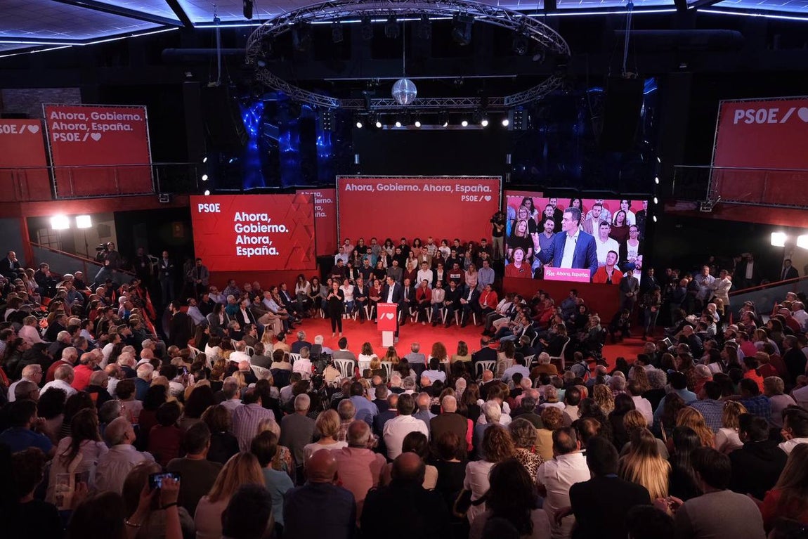Fotos: Pedro Sánchez y Susana Díaz en Cádiz