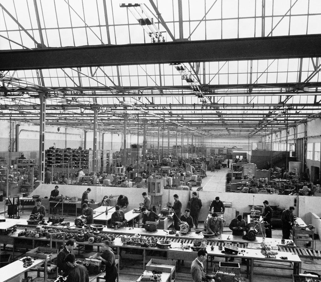 Fábrica Barreiros Diésel en Villaverde. Interior. Sección de engranajes.. 