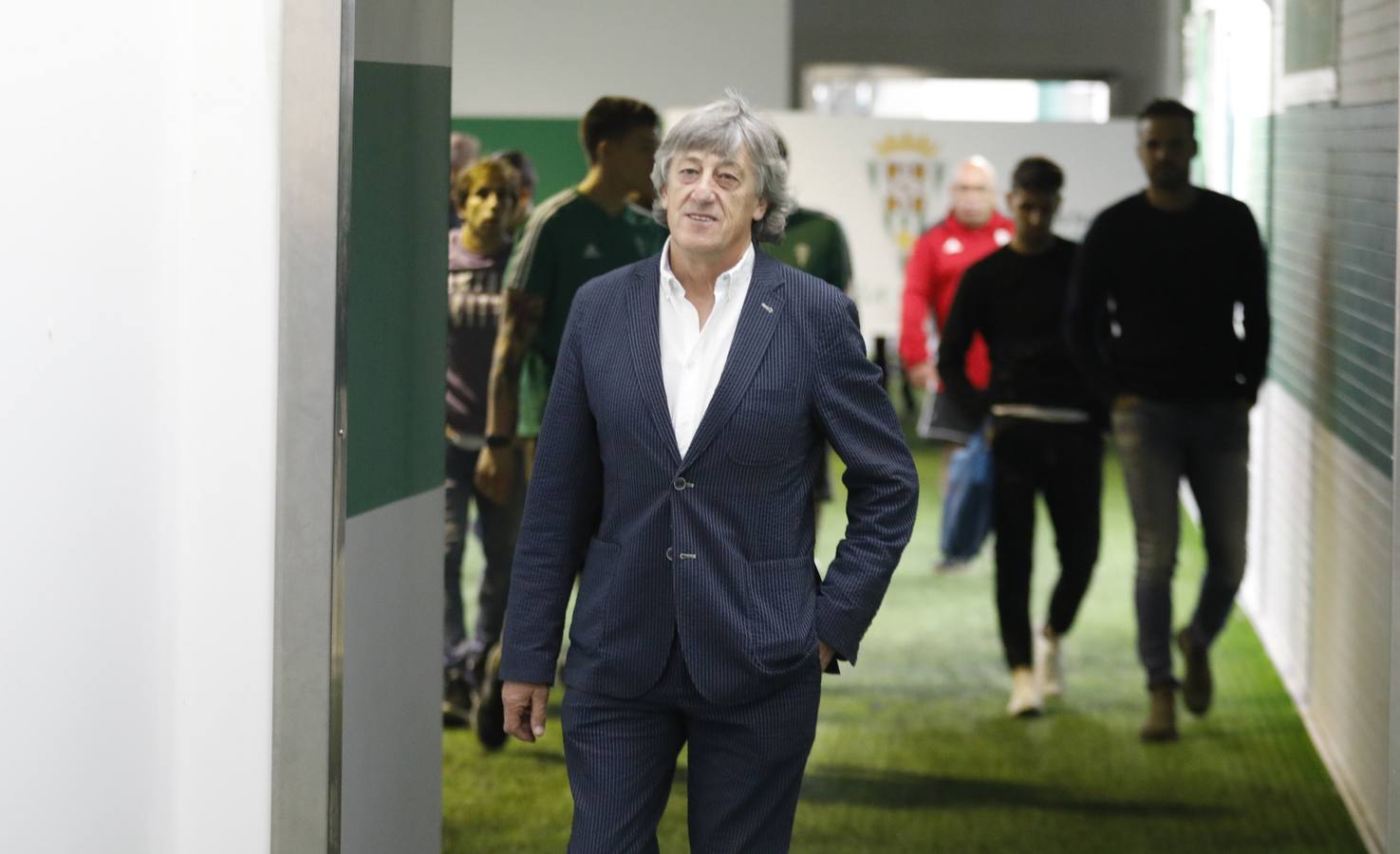 La despedida del técnico del Córdoba CF Enrique Martín, en imágenes