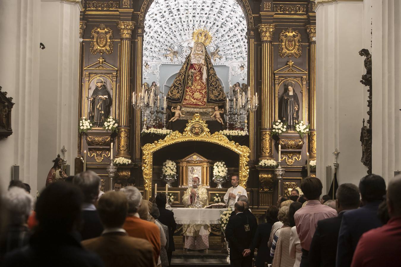 La misa por los 300 años de la Virgen de los Dolores de Córdoba, en imágenes