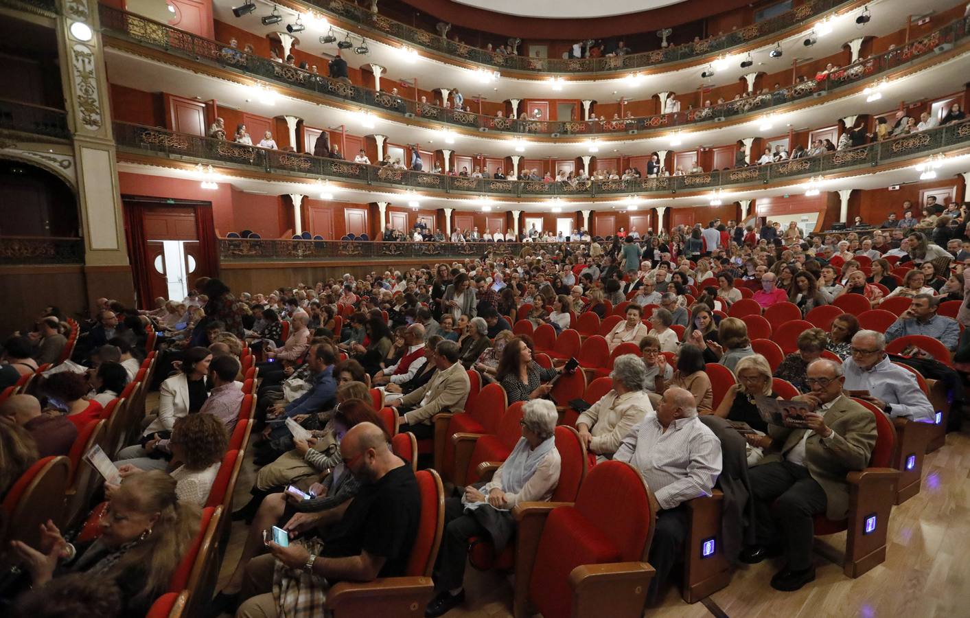 El paso de «Copenhague» por el Gran Teatro de Córdoba, en imágenes