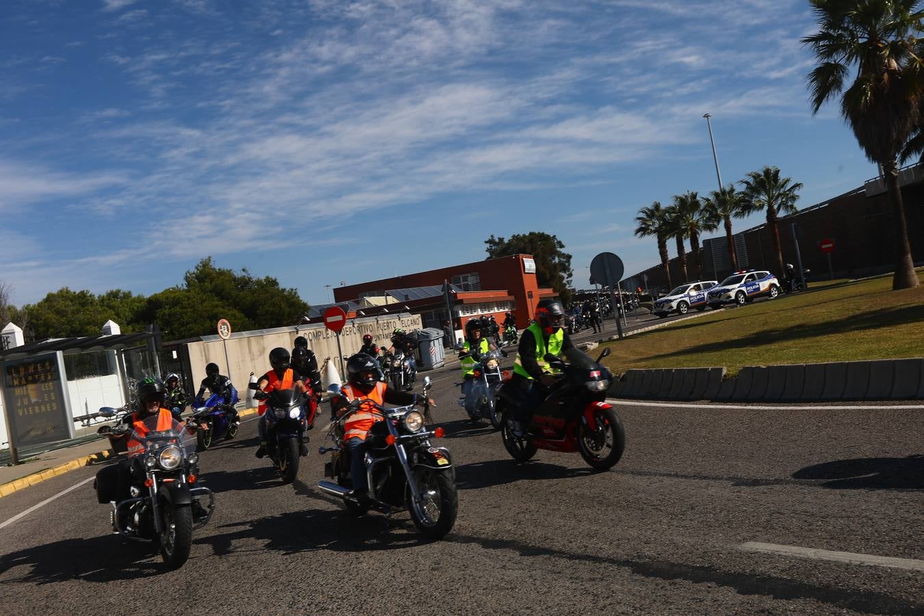 Un millar de moteros, contra los guardarraíles sin protección