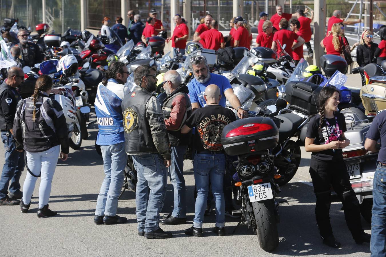 Un millar de moteros, contra los guardarraíles sin protección