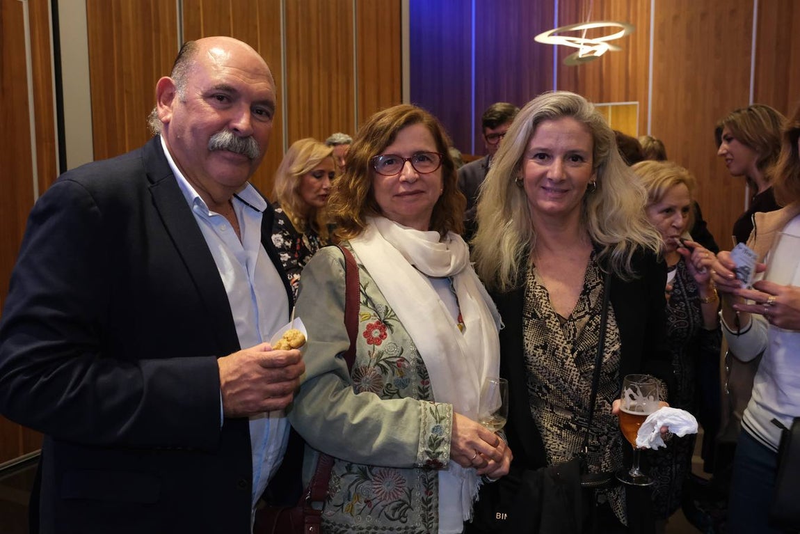 Francisco Martín, Rosa Fernández Melero y Pilar Ayerbe. 