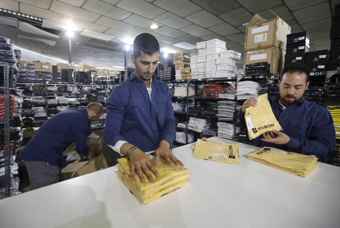 El centro logístico de Silbon en Córdoba, en imágenes