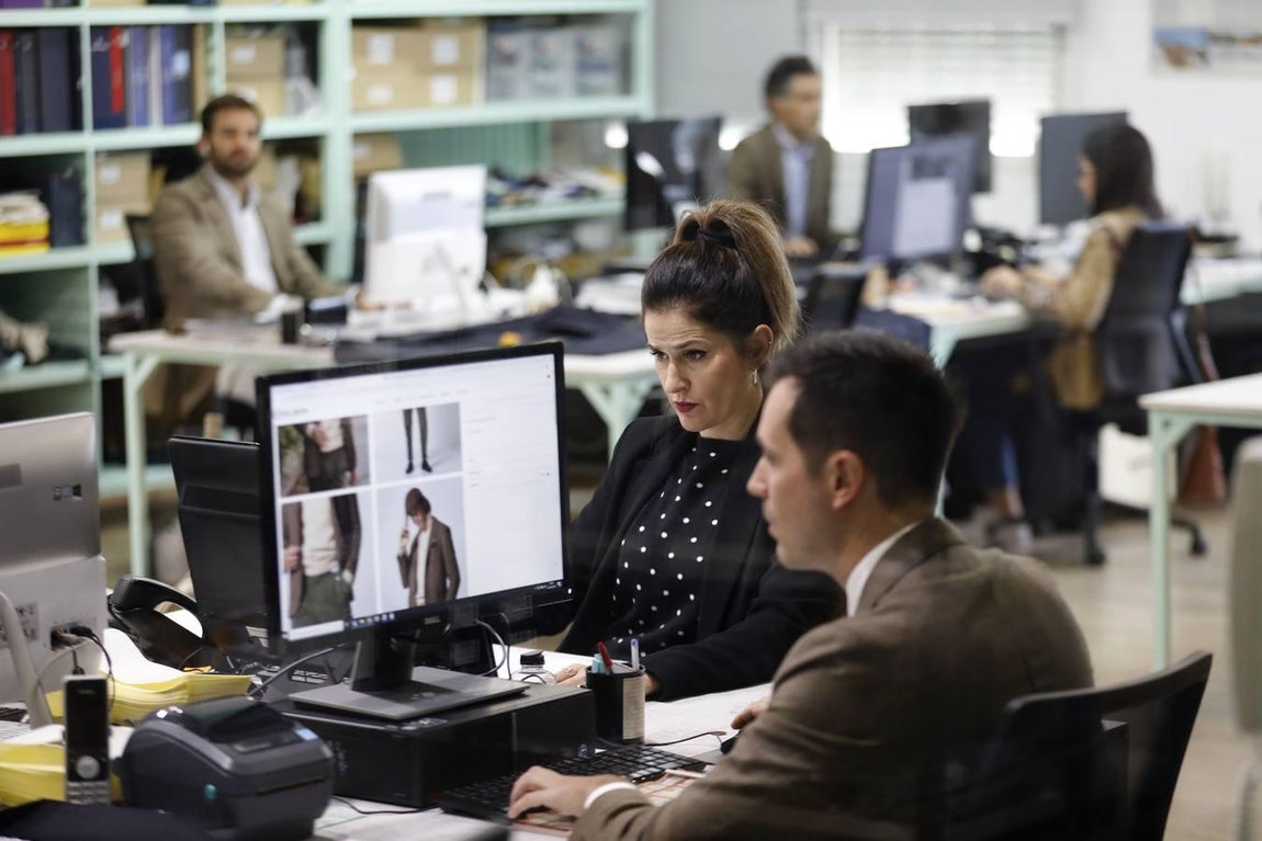 El centro logístico de Silbon en Córdoba, en imágenes