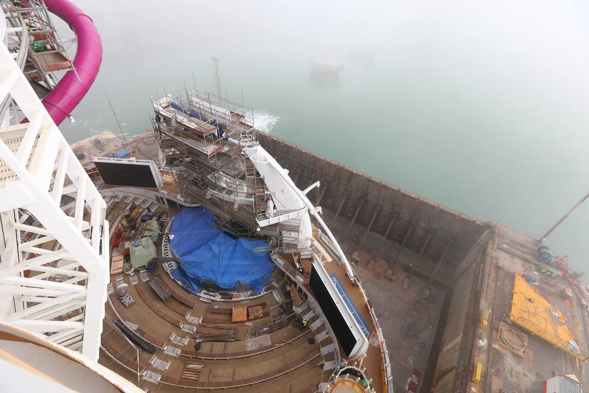 Las primeras imágenes de la reparación del crucero Oasis, de Royal Caribbean