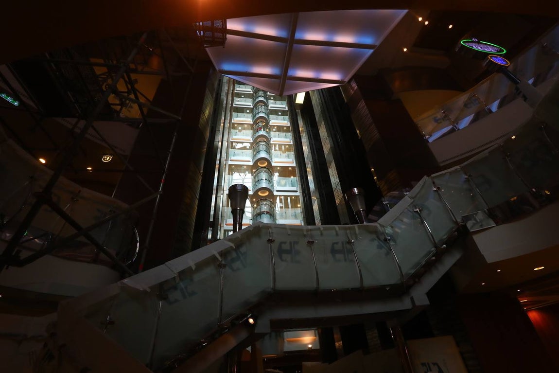 Las primeras imágenes de la reparación del crucero Oasis, de Royal Caribbean