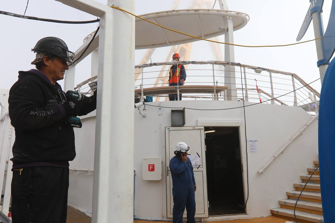 Las primeras imágenes de la reparación del crucero Oasis, de Royal Caribbean