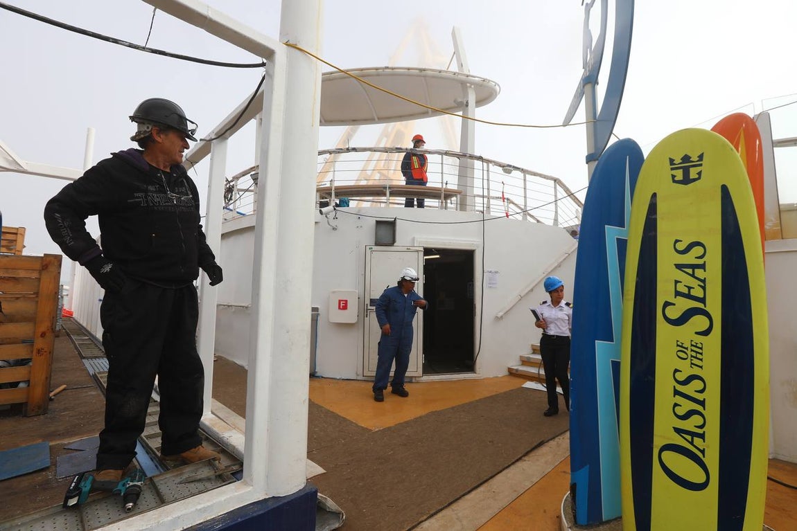 Las primeras imágenes de la reparación del crucero Oasis, de Royal Caribbean