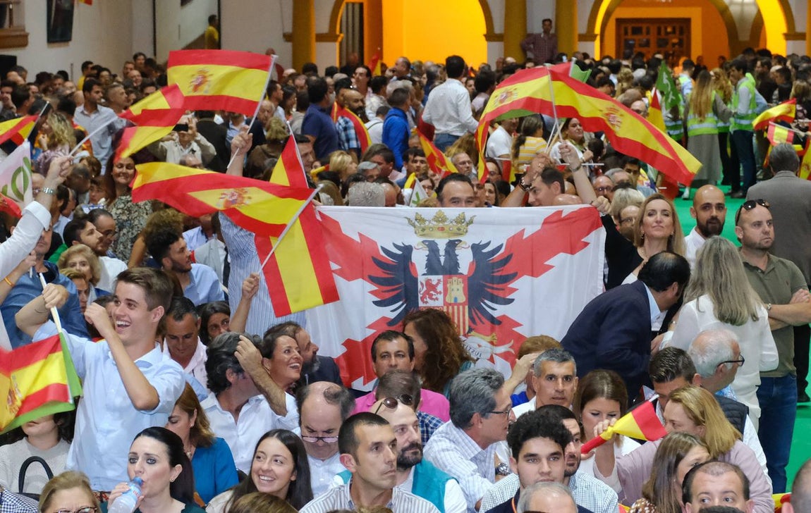 FOTOS: Lleno absoluto en el mitin de Santiago Abascal en Jerez