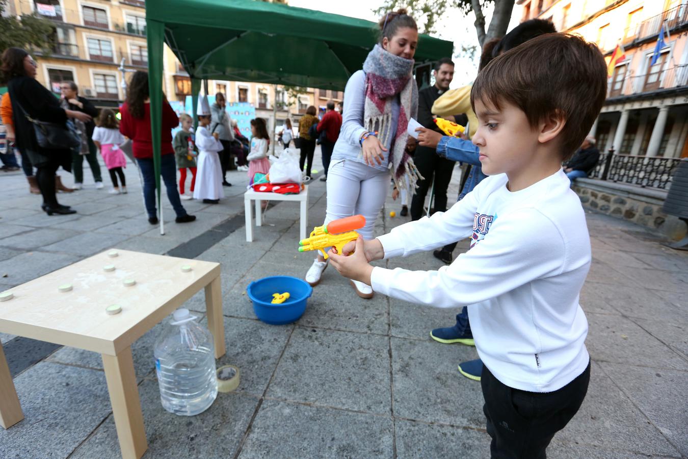 En imágenes: «Holywins» se celebra en la plaza de Zocodover