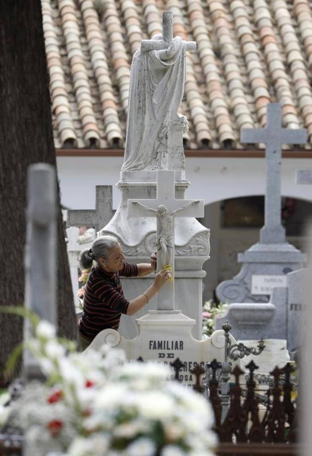 Las esculturas de los cementerios de Córdoba, en imágenes