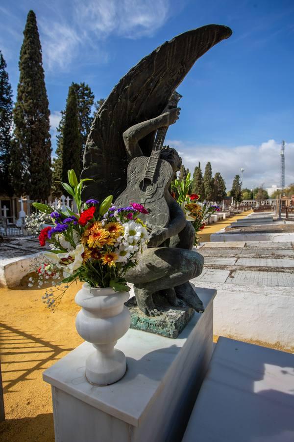 Un paseo por las tumbas más singulares de Sevilla