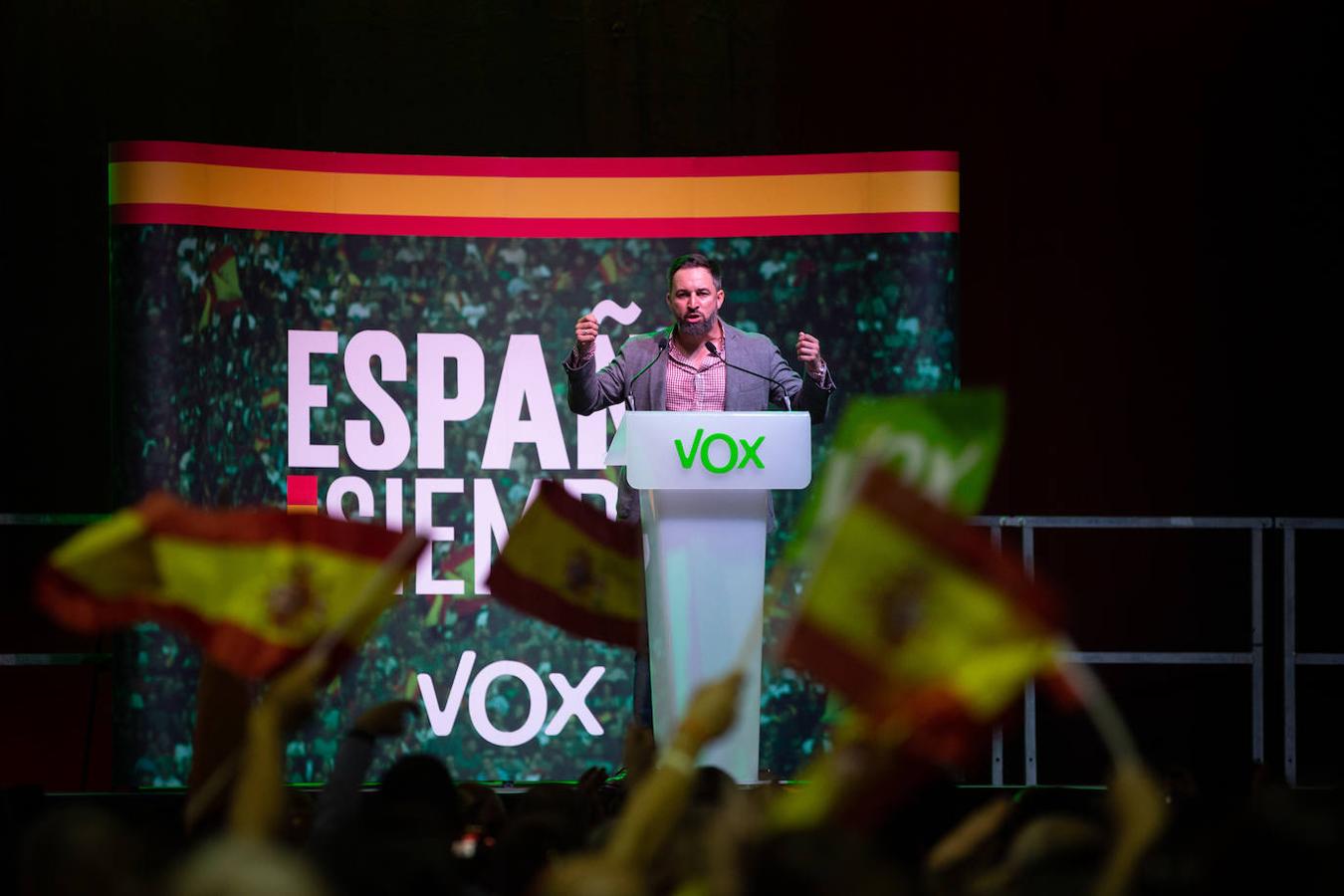 Santiago Abascal (Vox) abre la campaña en Barcelona. 