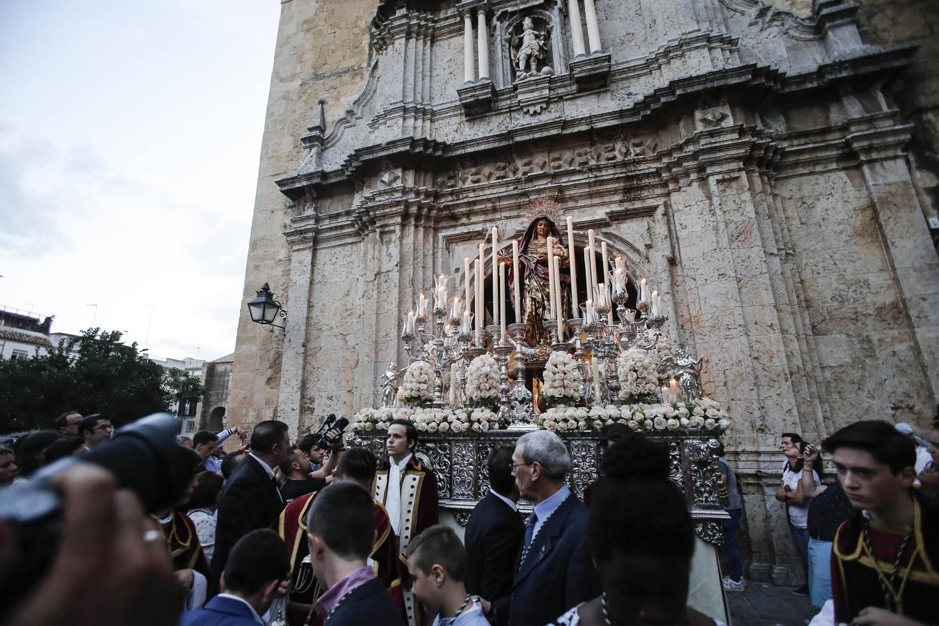 La procesión de Nuestra Señora del Amparo por Córdoba, en imágenes