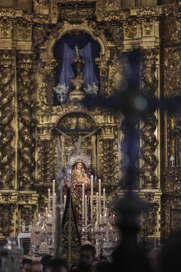 La procesión de Nuestra Señora del Amparo por Córdoba, en imágenes