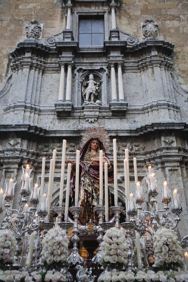 La procesión de Nuestra Señora del Amparo por Córdoba, en imágenes