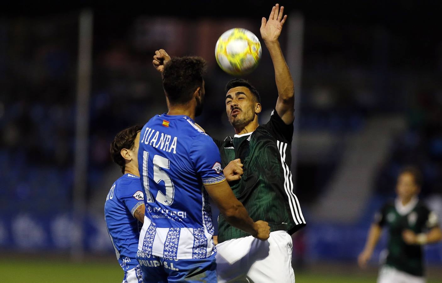 La afición desplazada y las jugadas del Talavera-Córdoba CF, en imágenes