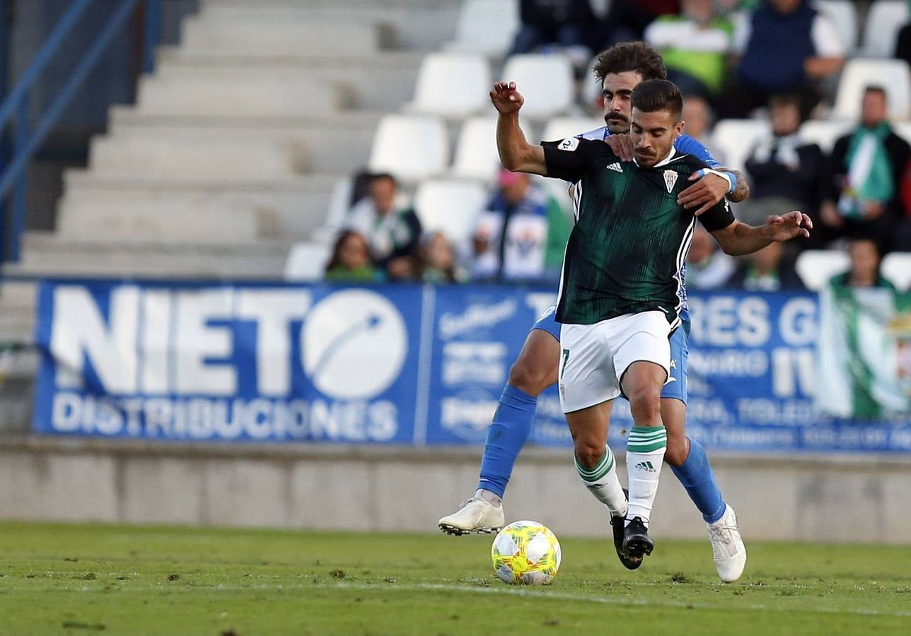 La afición desplazada y las jugadas del Talavera-Córdoba CF, en imágenes