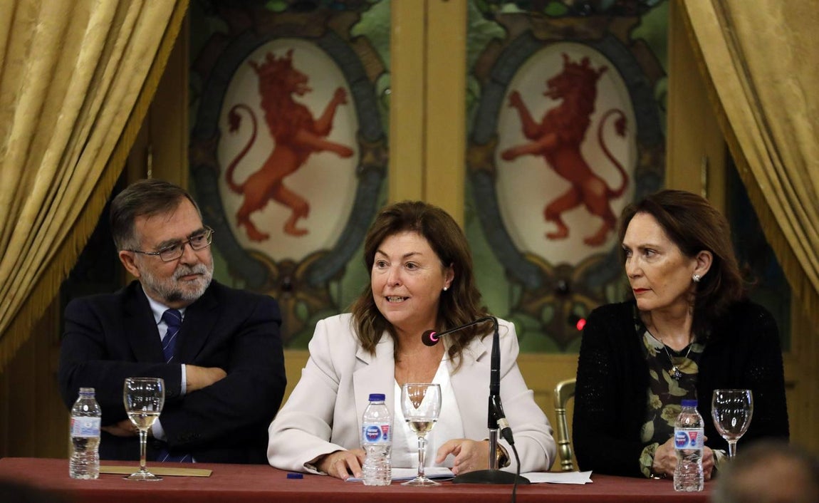La conferencia de María Amor Martín en el Templo de Córdoba, en imágenes