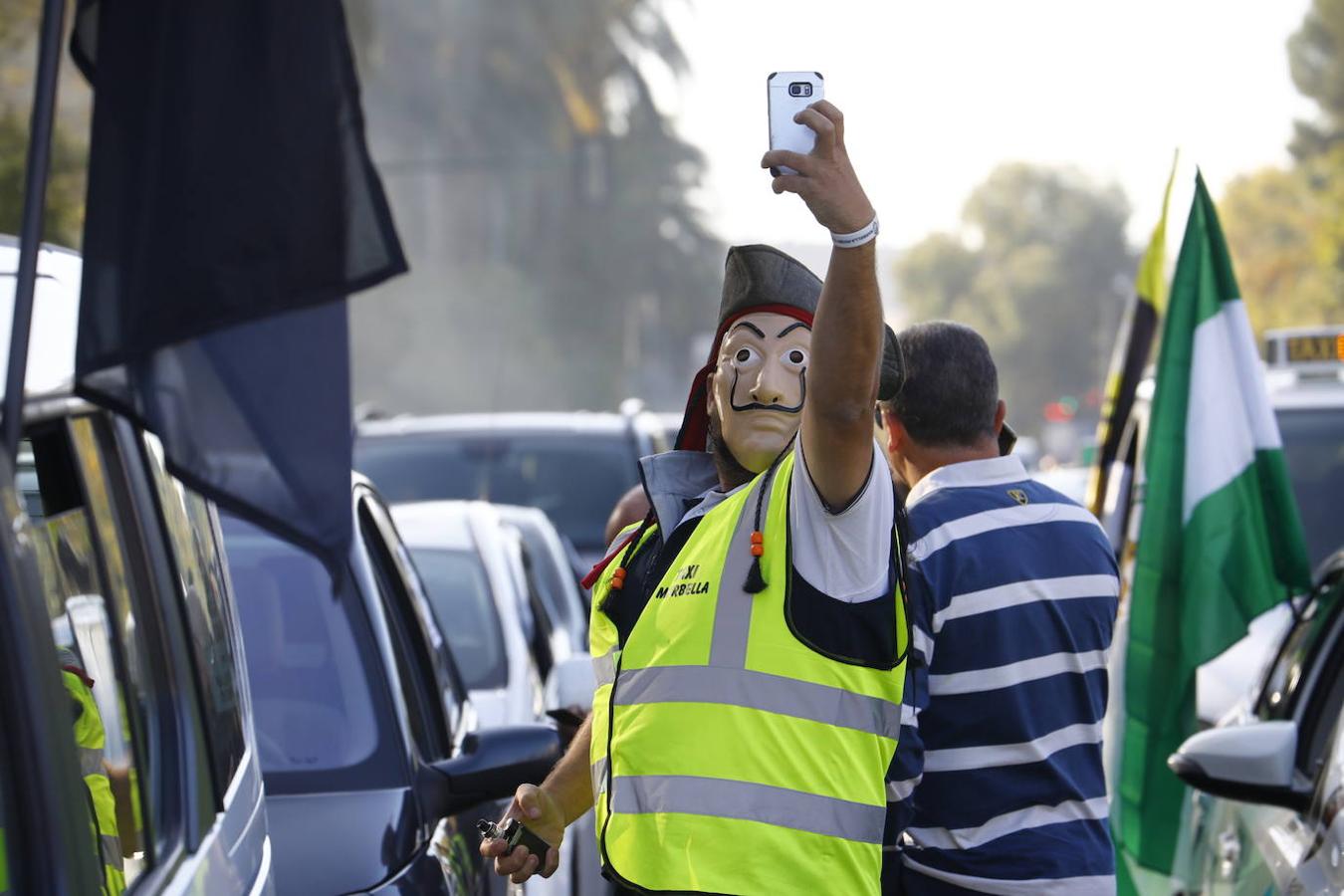 La protesta de los taxistas en Córdoba, en imágenes