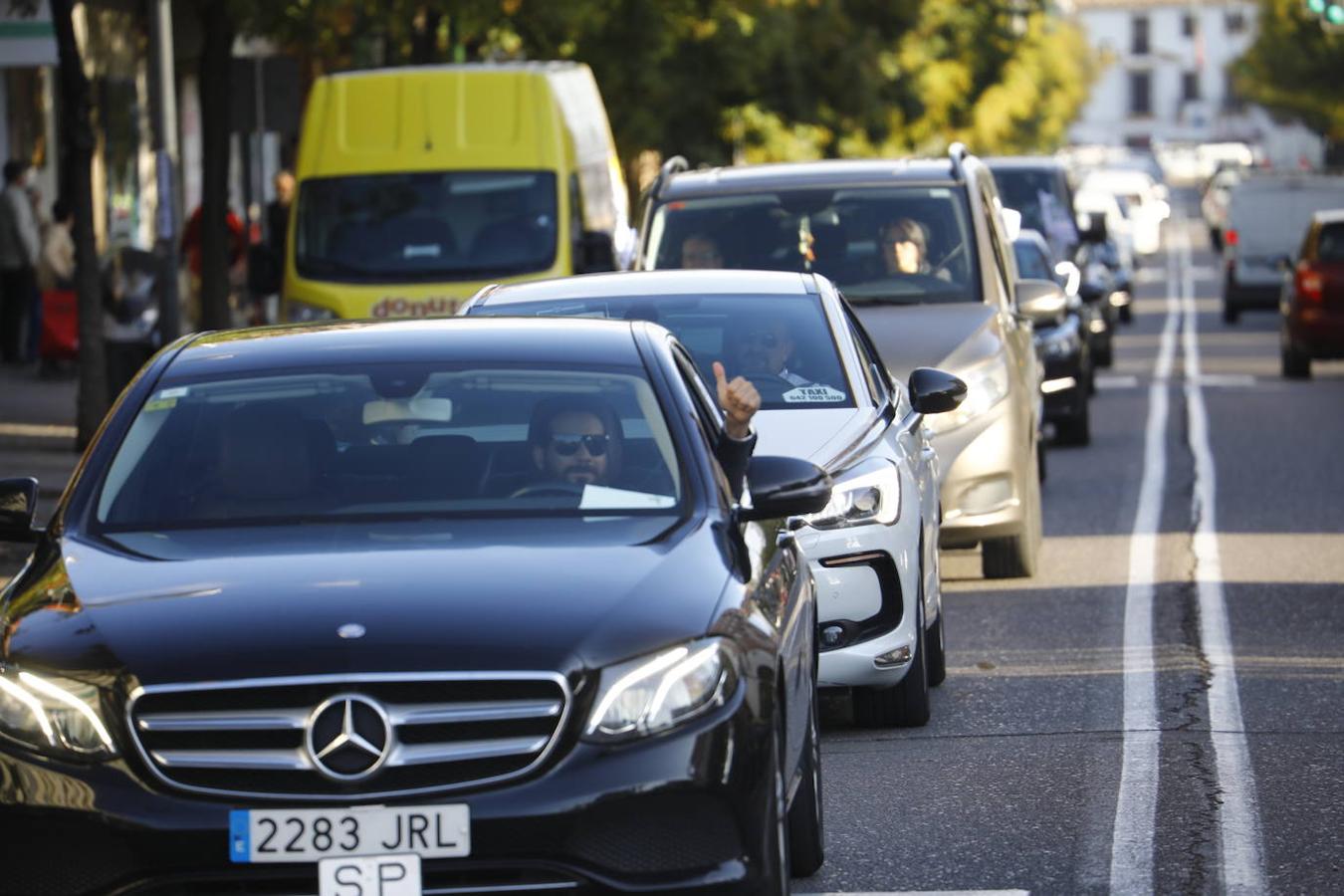 La protesta de los taxistas en Córdoba, en imágenes