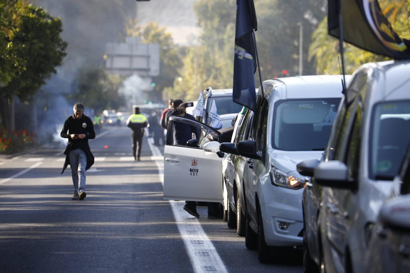 La protesta de los taxistas en Córdoba, en imágenes