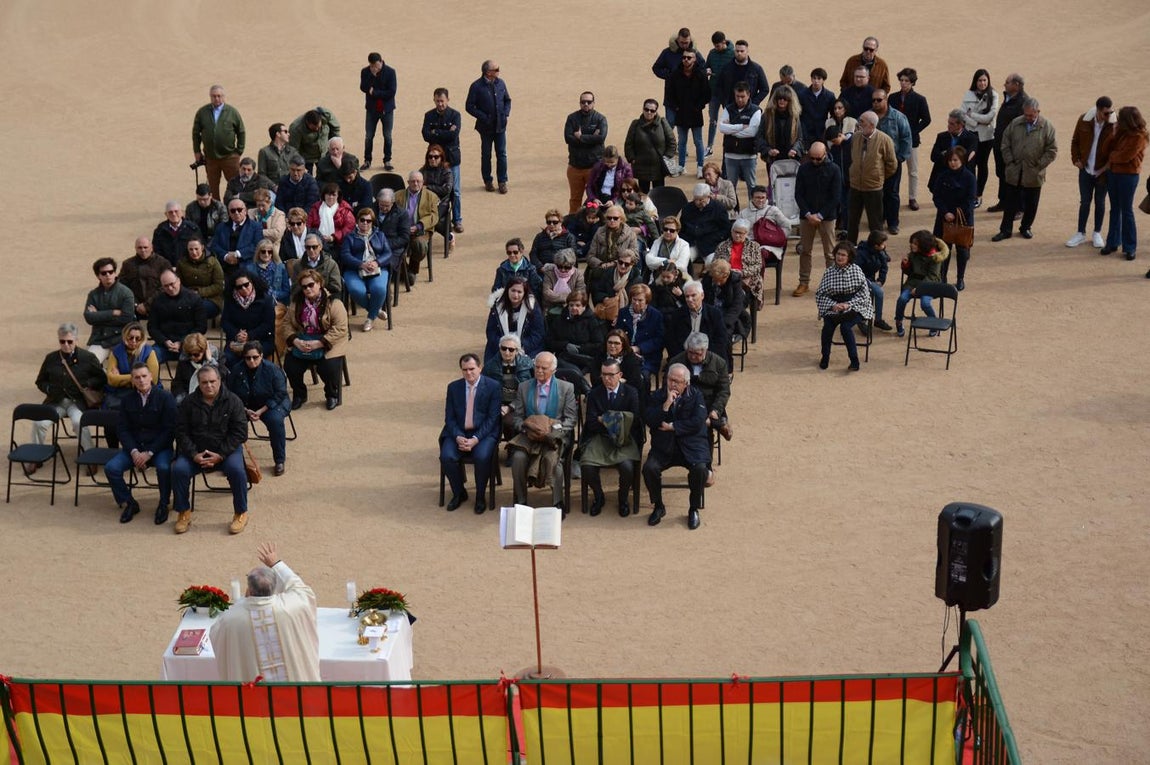 La misa por los fallecidos en el mundo del toro, en imágenes