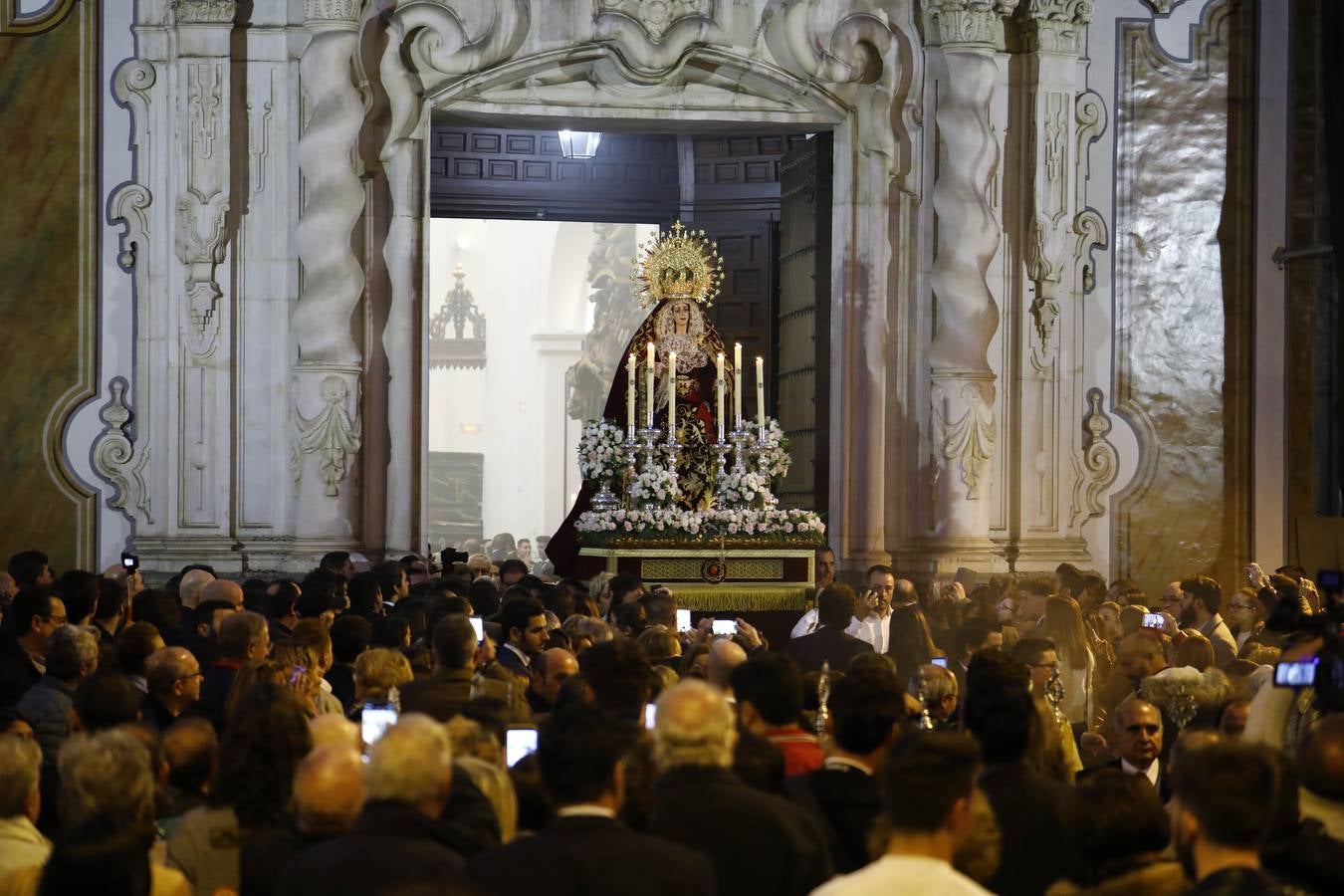 La procesión de las Vírgenes de Martínez Cerrillo en Córdoba, en imágenes