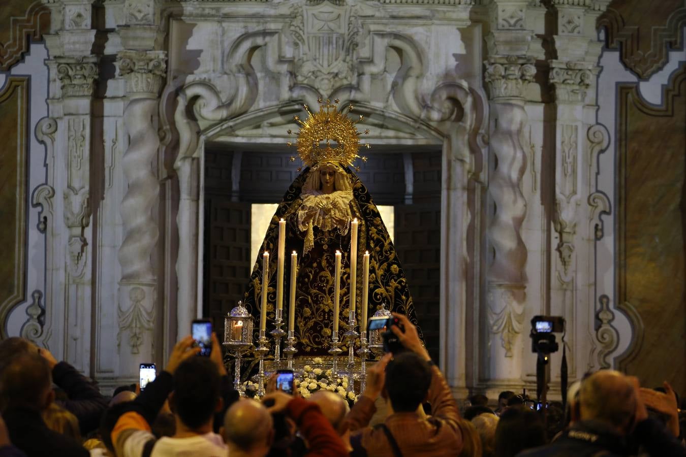 La procesión de las Vírgenes de Martínez Cerrillo en Córdoba, en imágenes