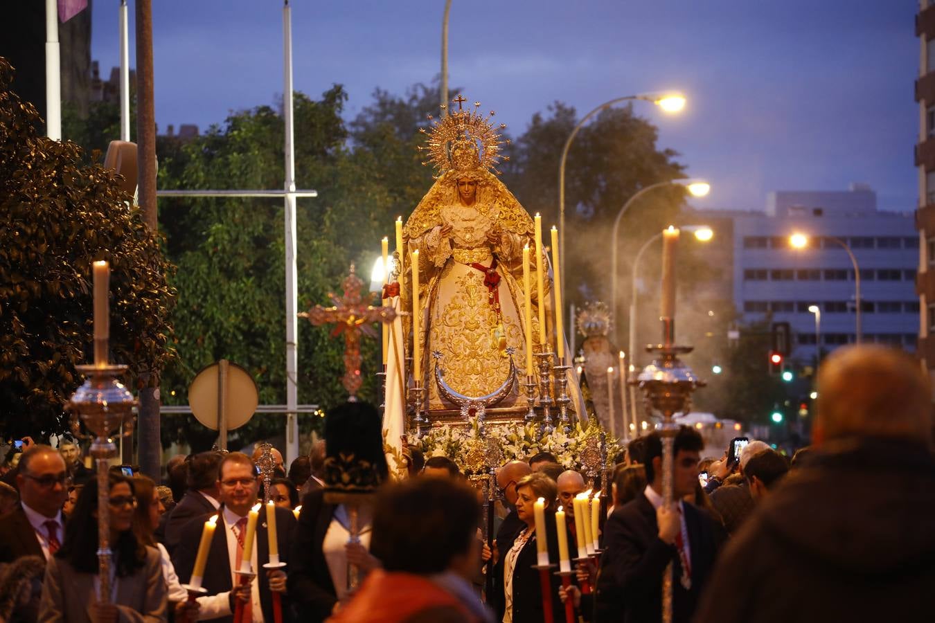 La procesión de las Vírgenes de Martínez Cerrillo en Córdoba, en imágenes