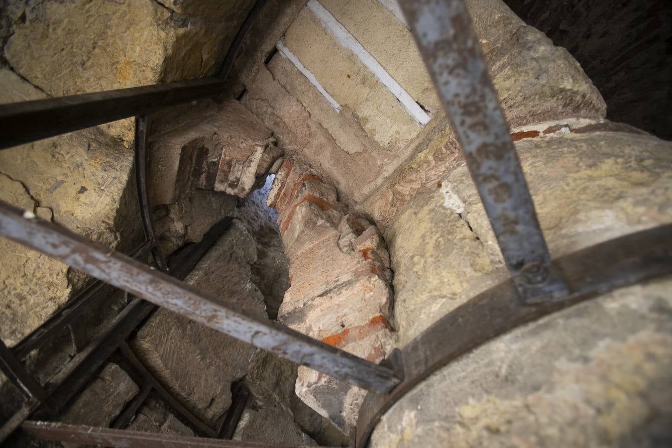 El interior del alminar de San Juan de Córdoba, en imágenes