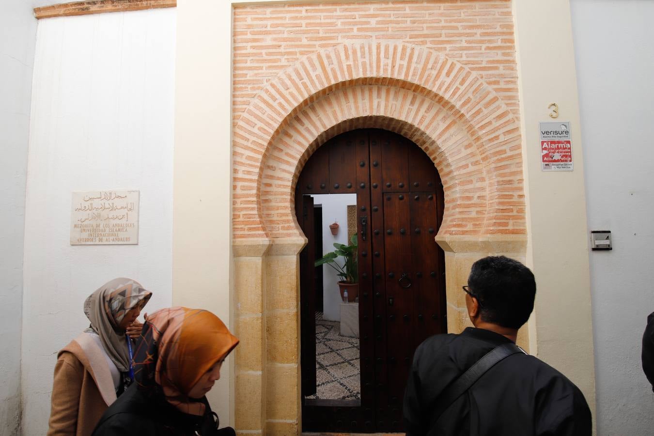 En imágenes, un paseo por la calleja de La Hoguera de Córdoba