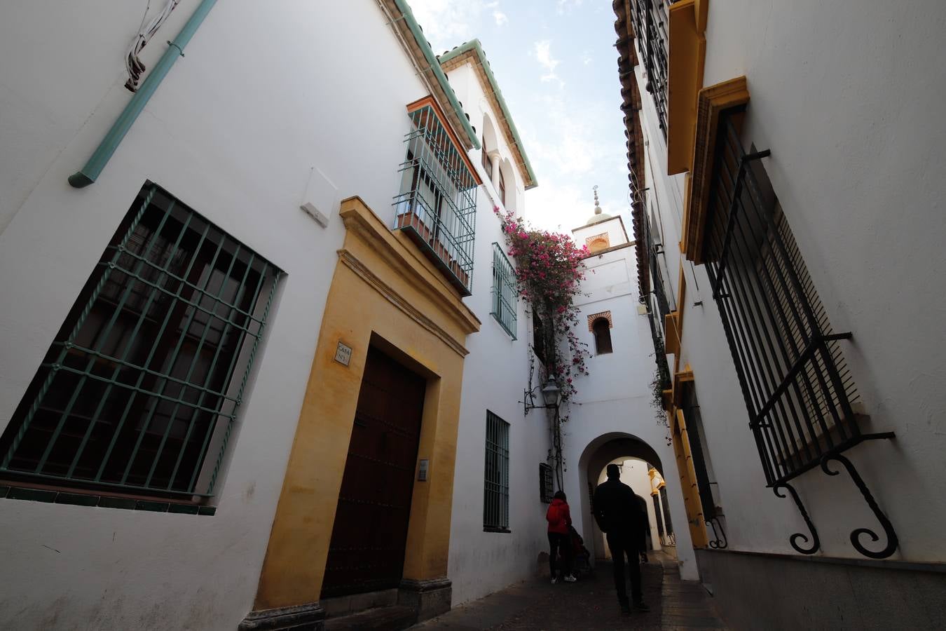 En imágenes, un paseo por la calleja de La Hoguera de Córdoba