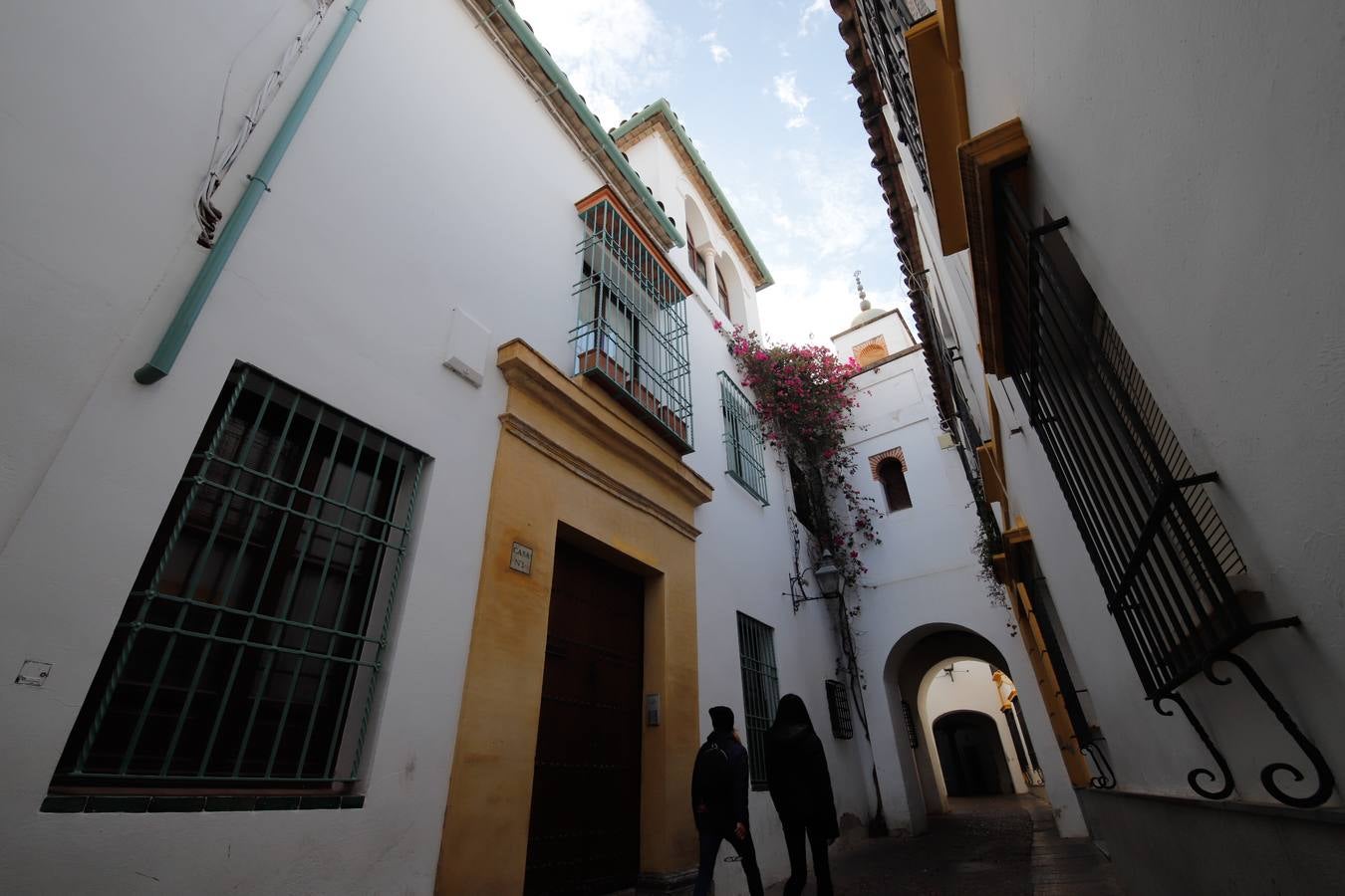 En imágenes, un paseo por la calleja de La Hoguera de Córdoba