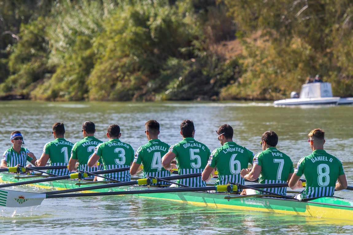 Espectaculares imágenes de la Regata Sevilla-Betis