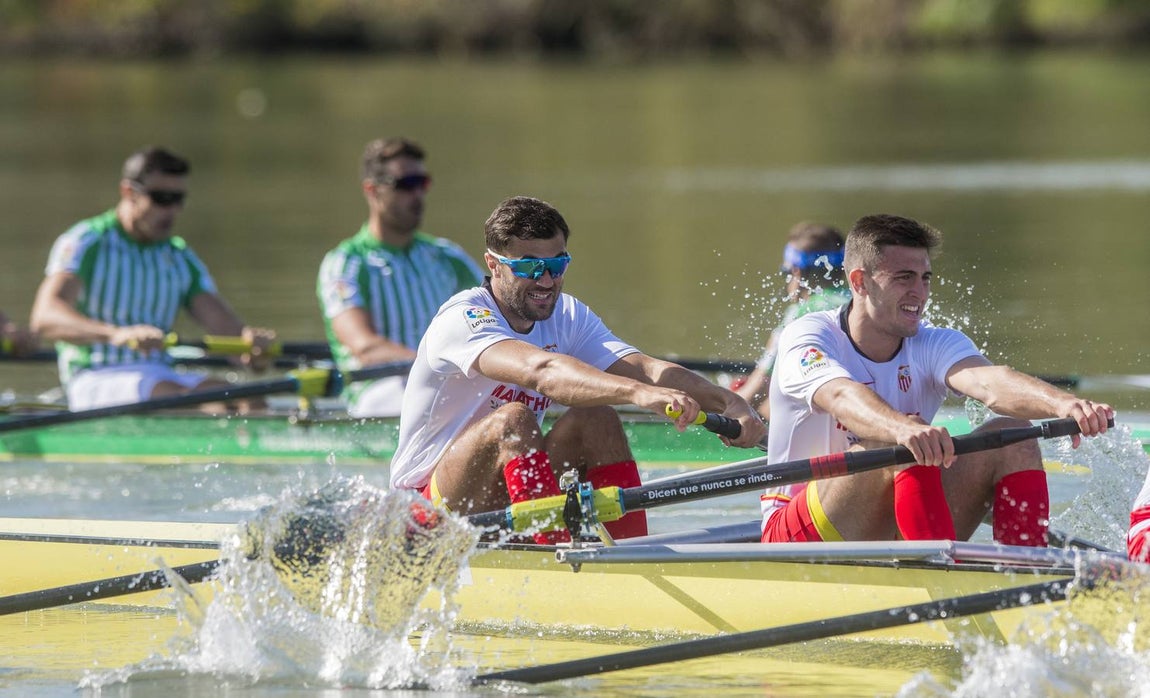 Espectaculares imágenes de la Regata Sevilla-Betis