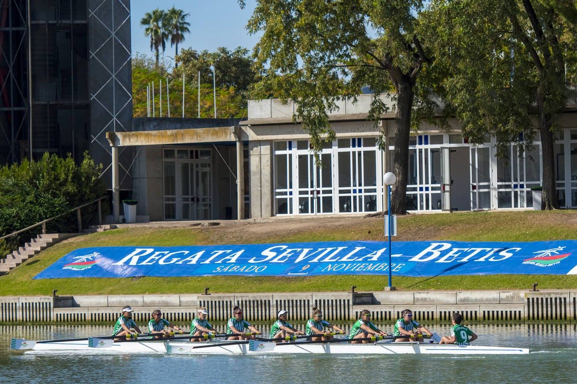 Espectaculares imágenes de la Regata Sevilla-Betis