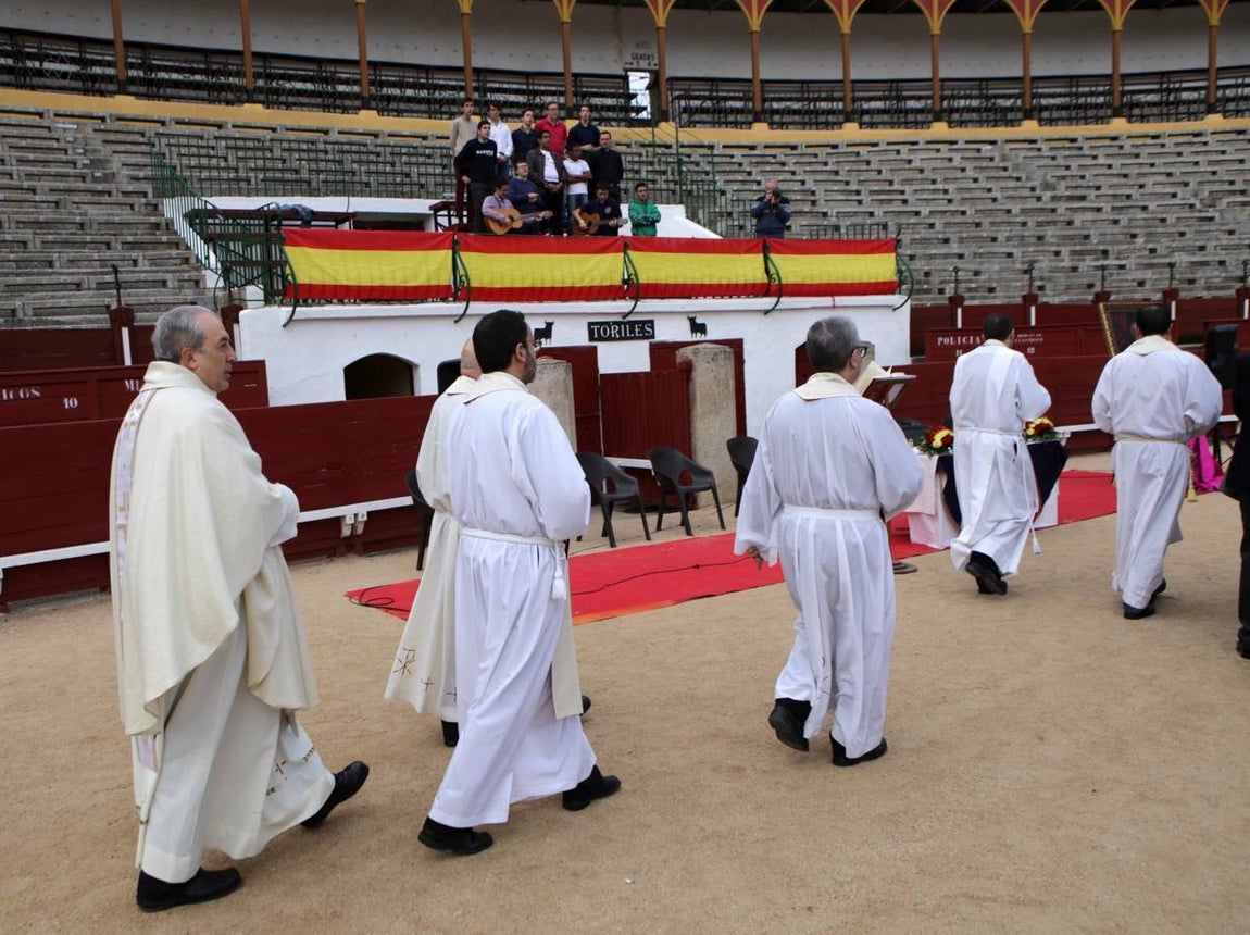 La misa por los fallecidos en el mundo del toro, en imágenes