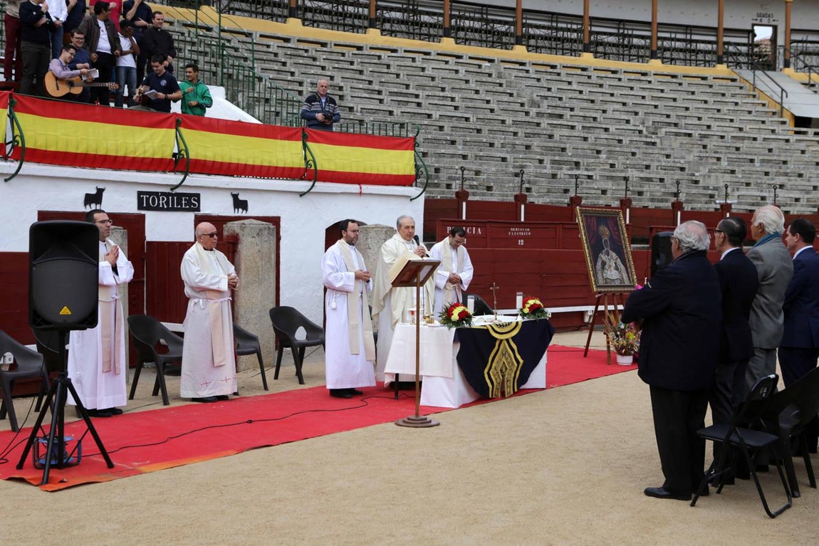 La misa por los fallecidos en el mundo del toro, en imágenes